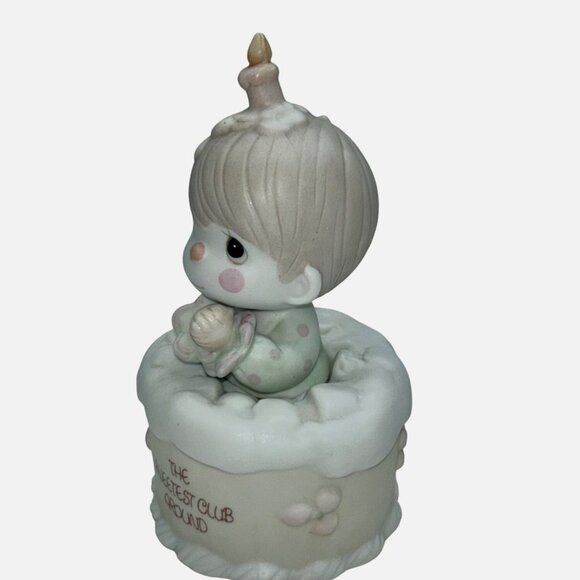 Precious Moments The Sweetest Club Around B-0103 Boy Birthday Cake Figurine - Picture 5 of 11